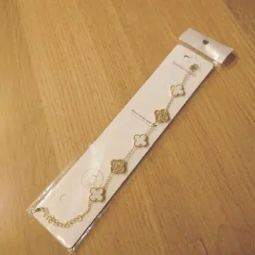 네잎클로버 모티브 팔찌