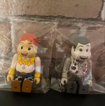 베어브릭 TOY STORY 제시 시크릿 우디 흑백