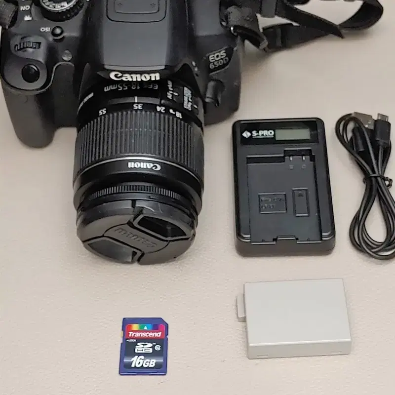 캐논 EOS 650D 카메라 18-55mm 렌즈 포함