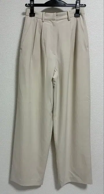 [ 새상품급 ] CLANE 베이직 턱 팬츠 아이보리 0 사이즈