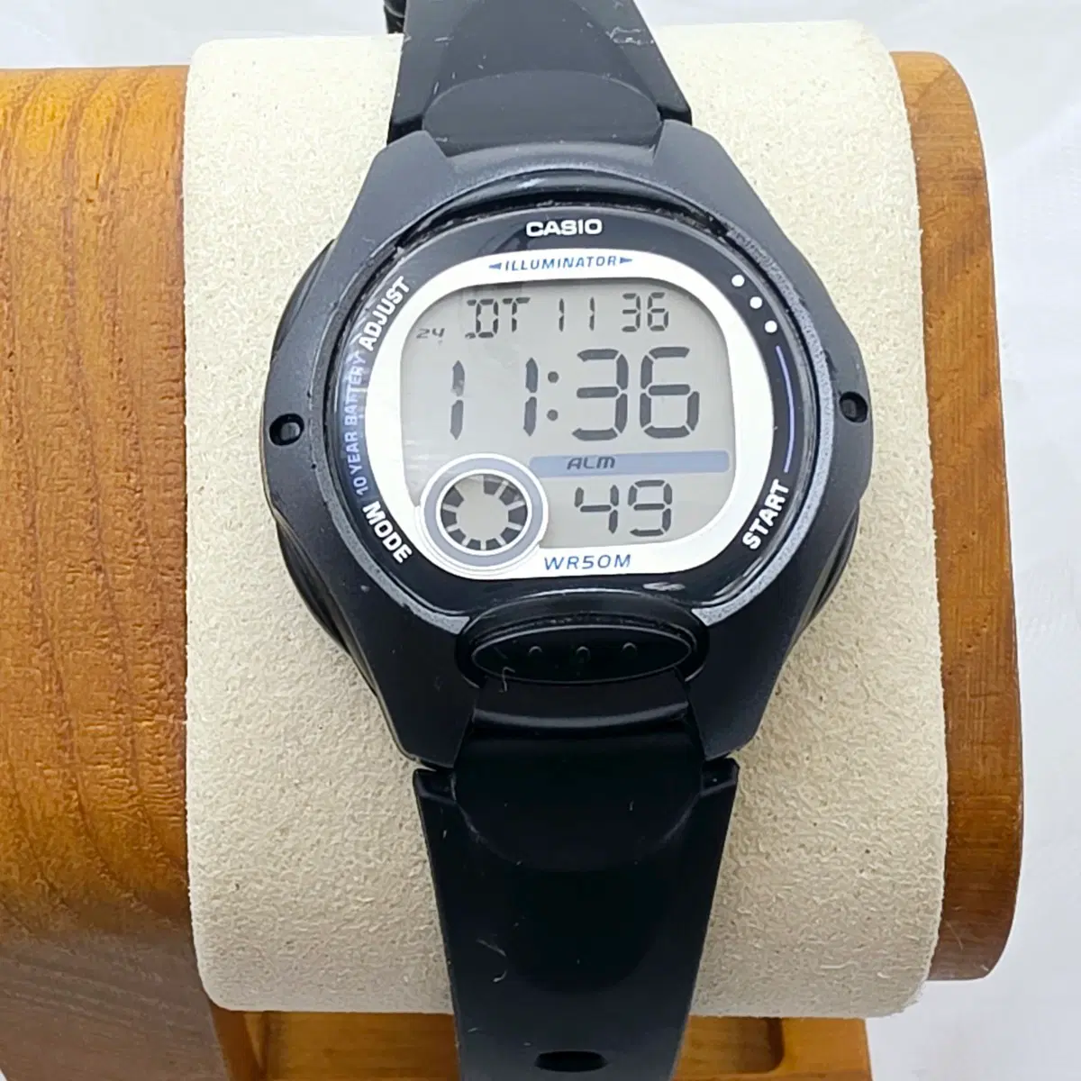 <카시오> 여성 블랙 디지털 시계 LW-200-1B