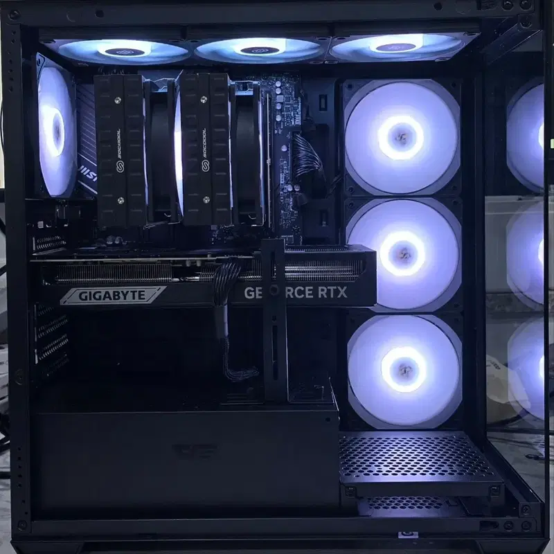 7800x3d, rtx5070, 램 16g, ssd 512 pc팝니다