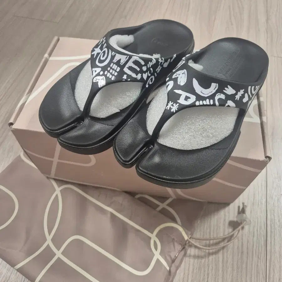 Paes 페이즈 핏플랍 쪼리 Doodle Black 230