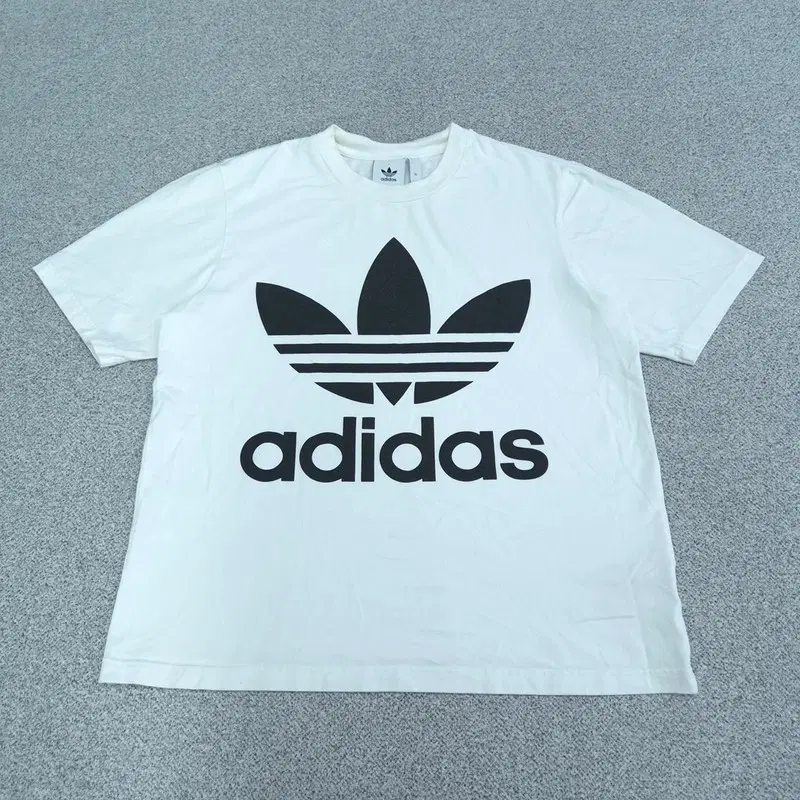 XL 아디다스 반팔 티 | 0723C26