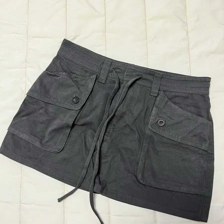 오디너리 홀리데이 미니스커트