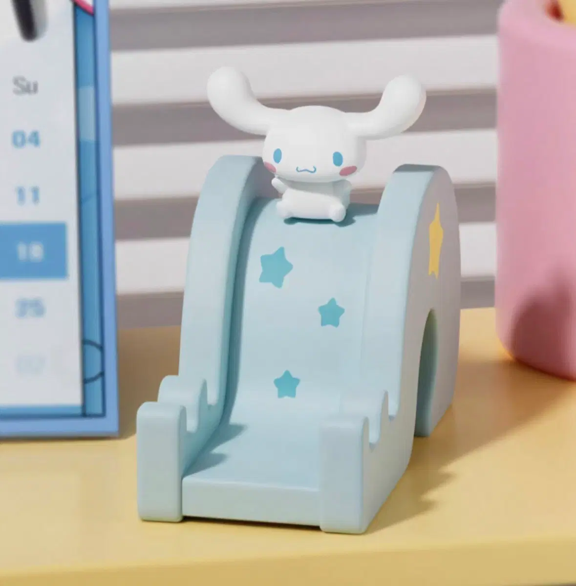 시나모롤/쿠로미 미끄럼틀 핸드폰 거치대 피규어