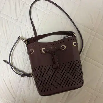 [새상품급] FURLA 훌라 복조리형 숄더백 브라운