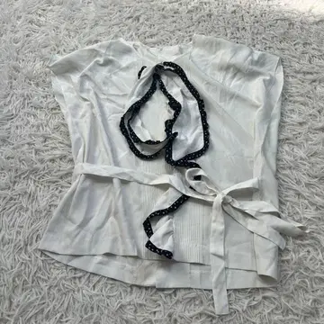 핑크하우스 리본 보타이 블라우스 슬리브리스 셔츠
