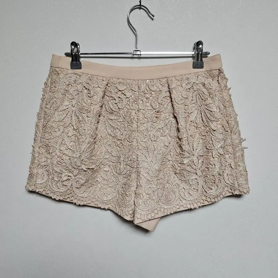 오브제 레이스 반바지