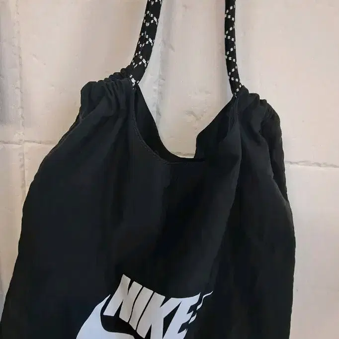 나이키 에센셜 숄더백 블랙