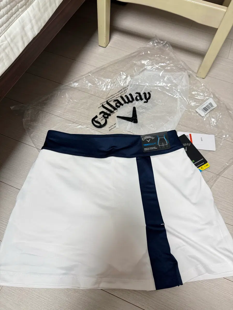 [택 새제품, $80 미국 구매 ] 캘러웨이 16 골프 스커트 Callaway XS 화이트 네이비