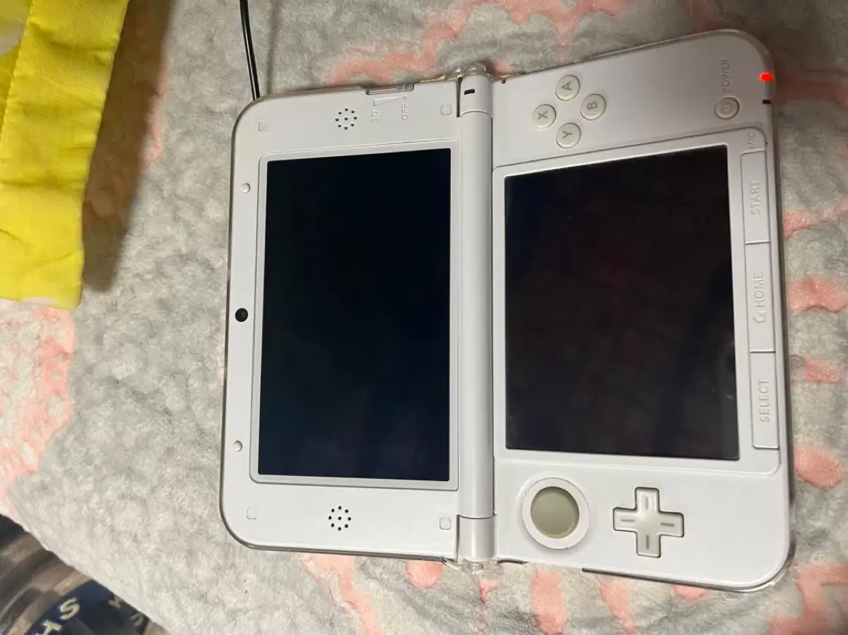 닌텐도 3DS 구큰다스 화이트