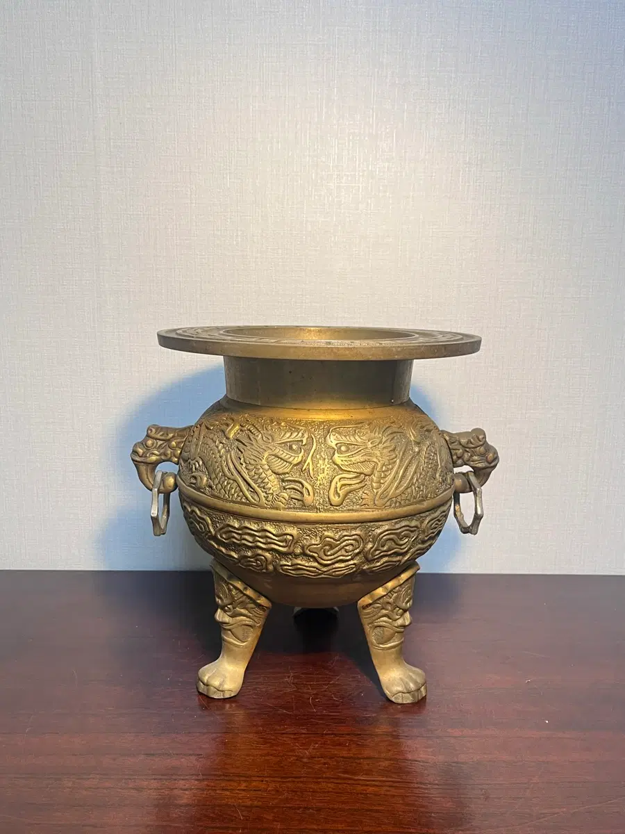 두께감 좋은 국산 용문 삼족 동향로(대형 27cm)