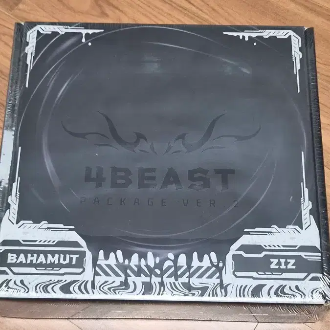 니케 2026 더현대 팝업 4BEAST(포비스트) 패키지 VER.2(포토카드 제외)