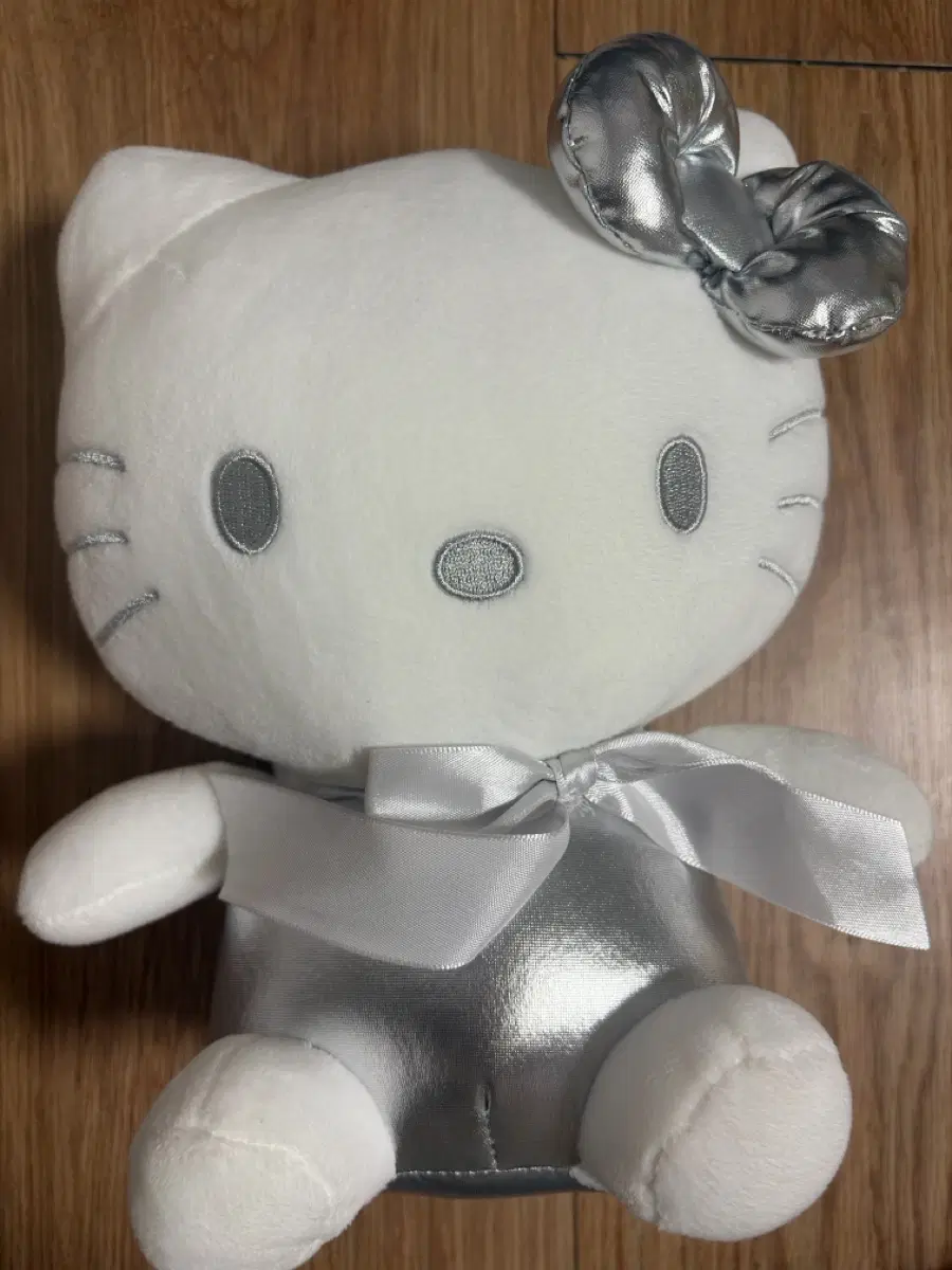 실버 헬로키티 인형 중형