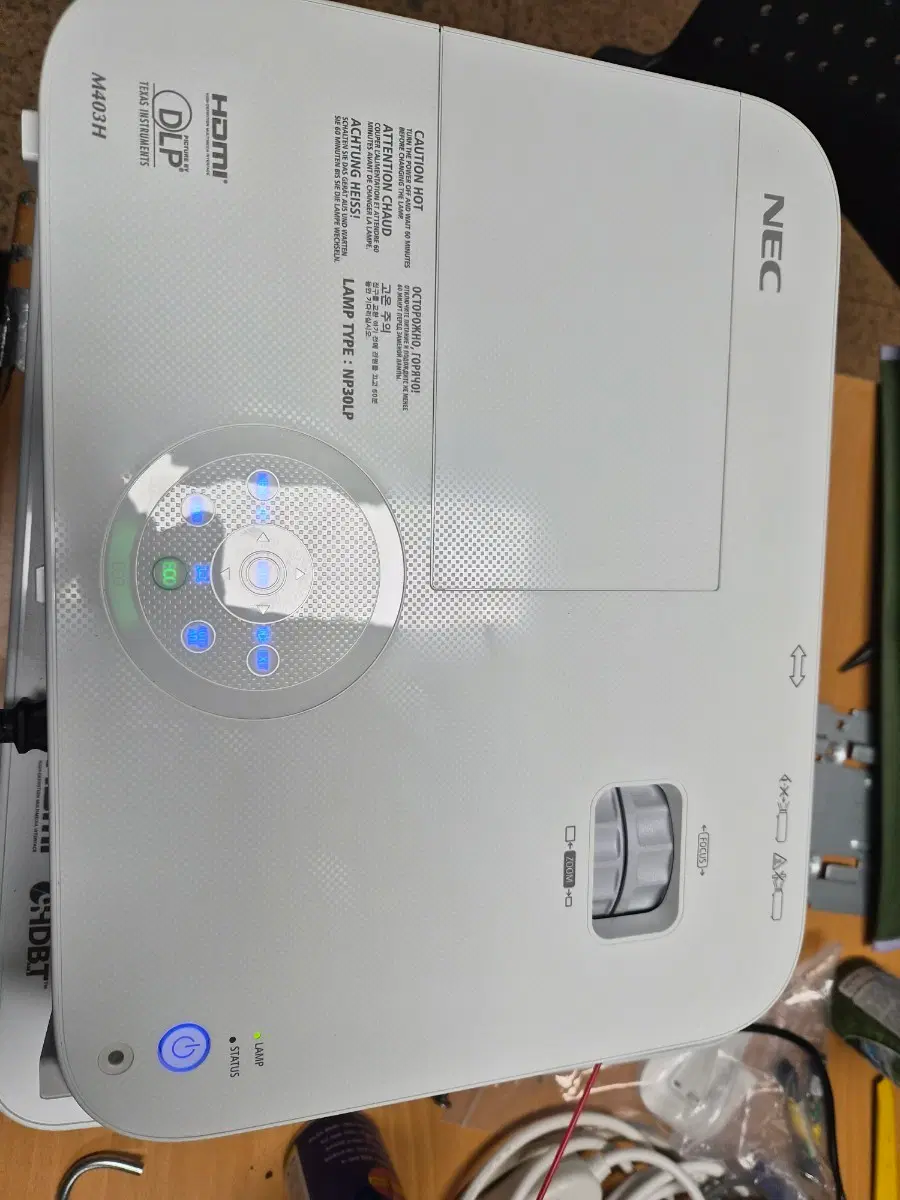 NEC M403H 프로젝터