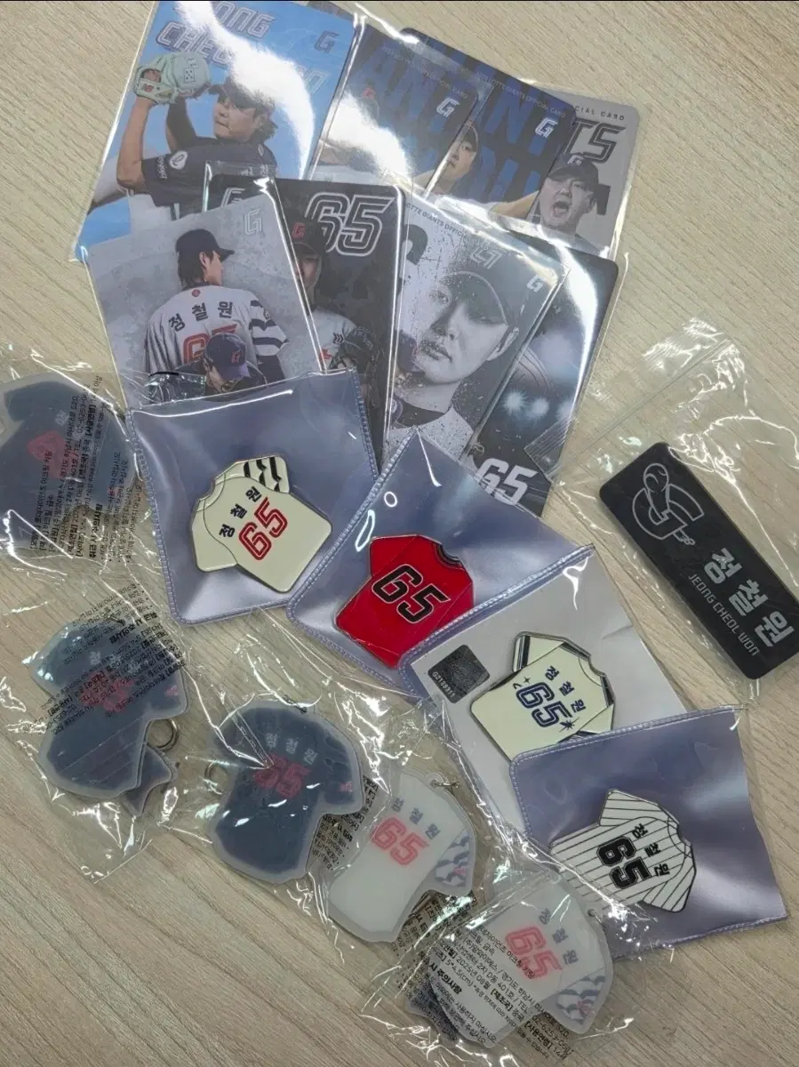 일괄) 정철원 유니폼 뱃지, 키링, 명찰, 포토카드 포카 롯데 자이언츠