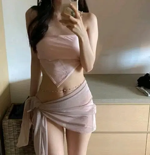 유솝 스윔웨어 핑크 m사이즈 구함