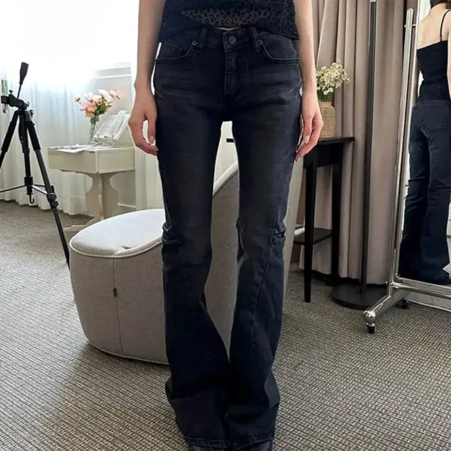 블랙 워싱 부츠컷 청바지
