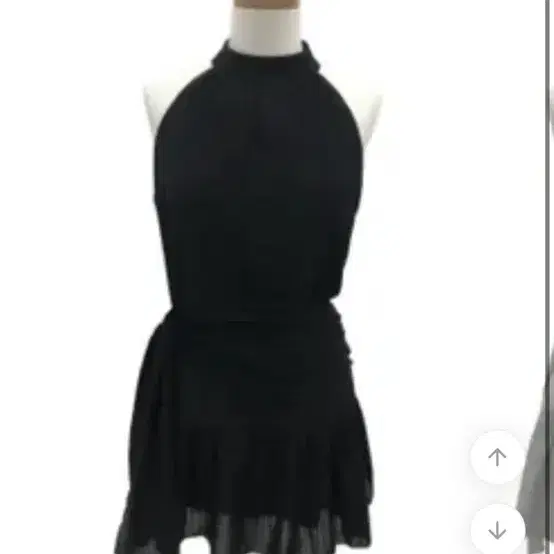 에이블리 홀터넥 원피스 프릴 블랙