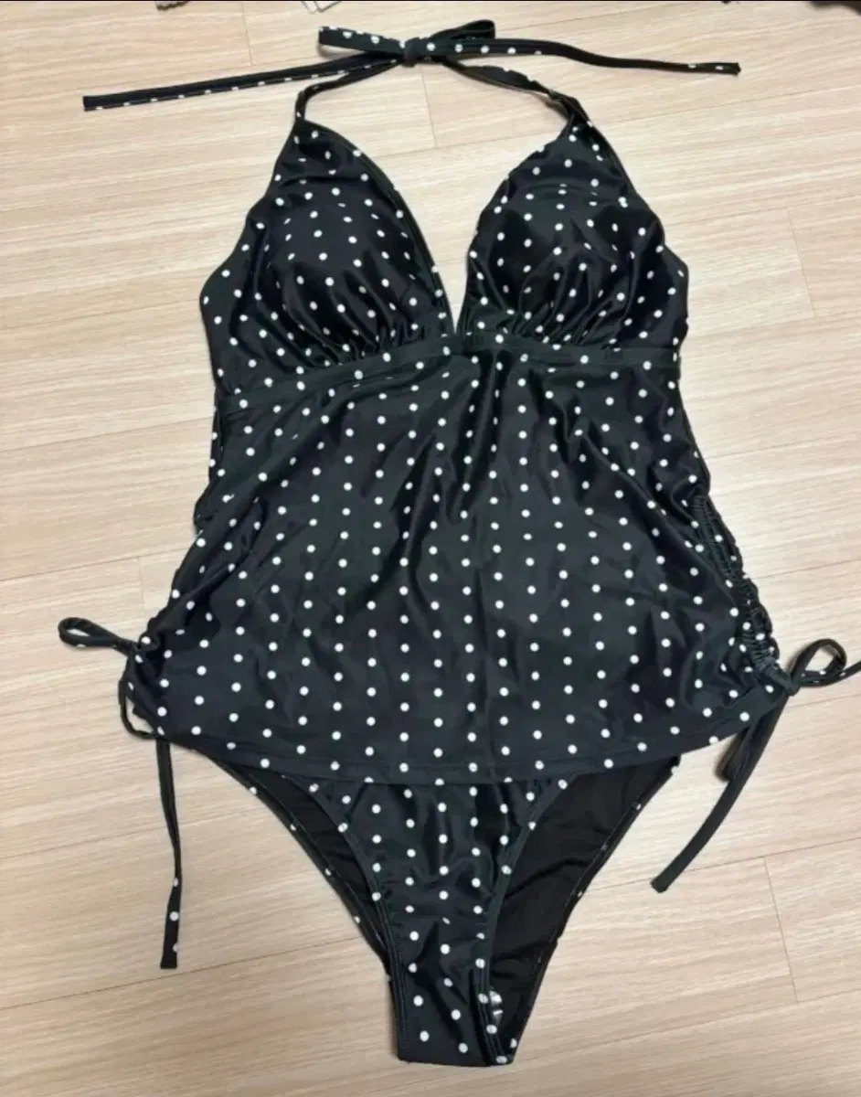 땡땡이 원피스 수영복