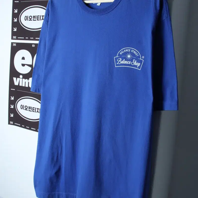 (L-2XL) 에이카화이트 반팔 티셔츠 오버핏 블루 올드스쿨-H35650