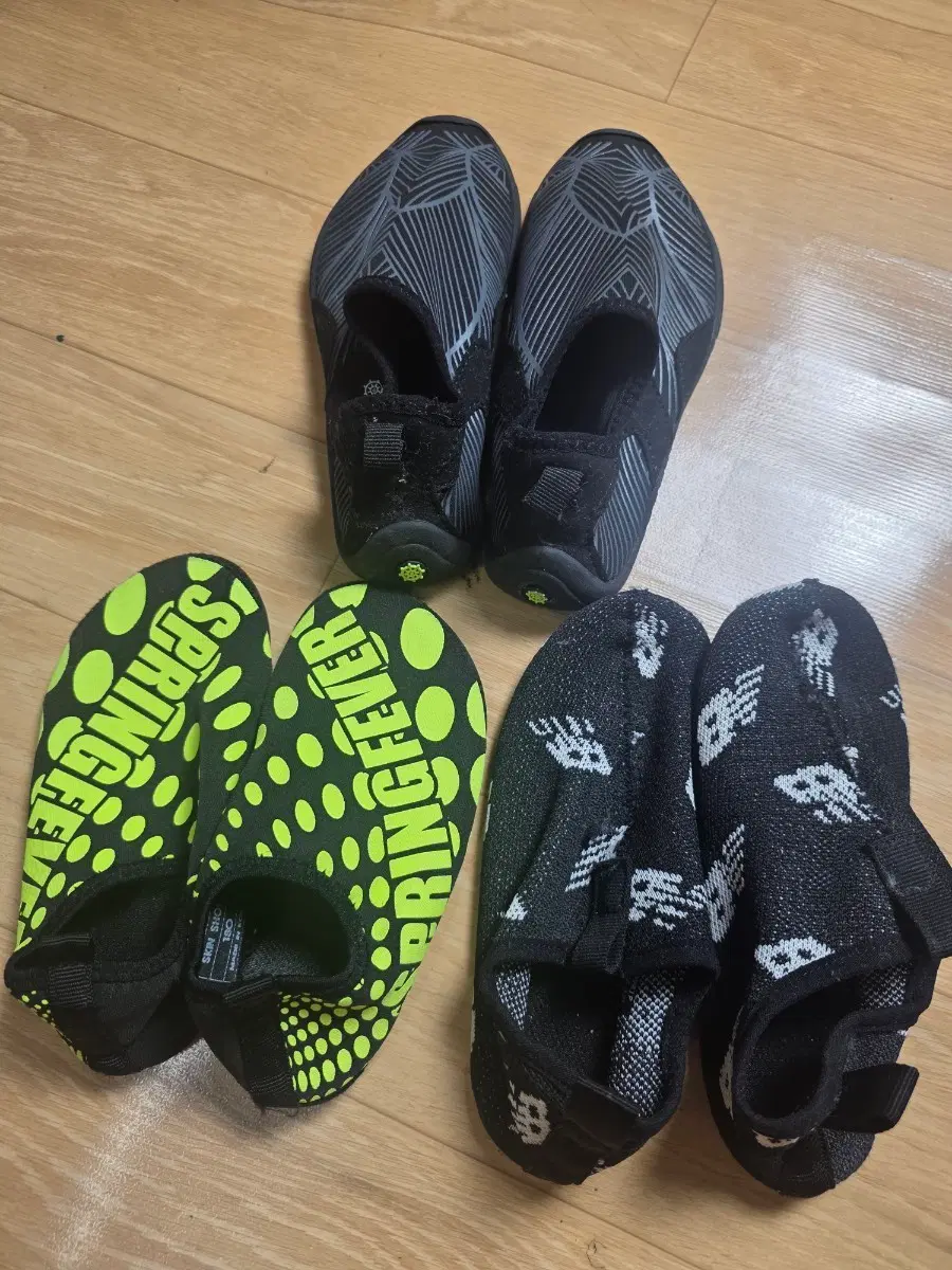 2컬레 뉴발180).( 블랙190 )아쿠아슈즈. 키즈.일괄