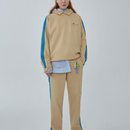 아더에러x퓨마 터틀넥 맨투맨