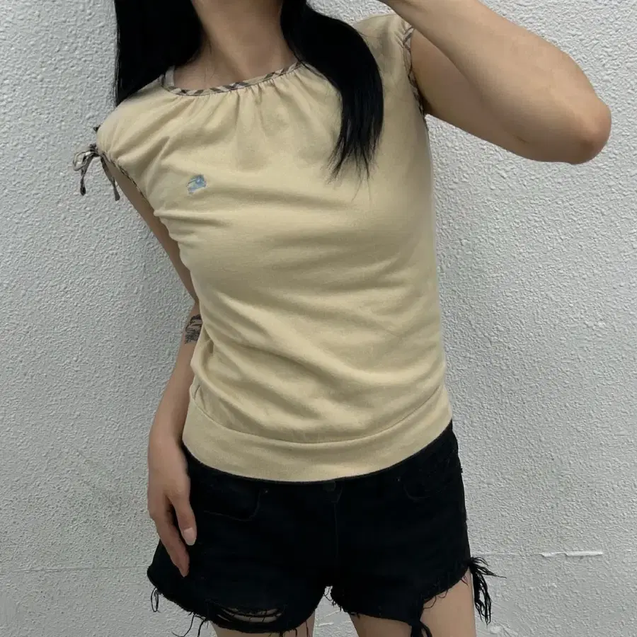 버버리 체크노바 아이보리 나시 38
