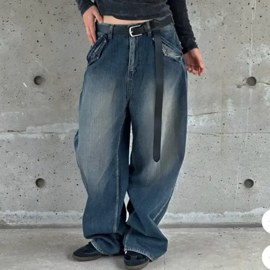 에이블리 빈티지 워싱 백 포켓 와이드 진청
