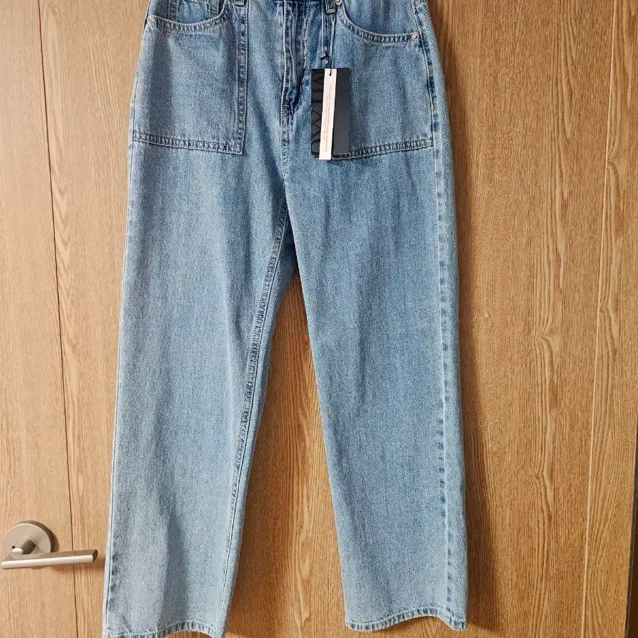(새상품)MIXXO 미쏘 아웃포켓 데님 일자 팬츠