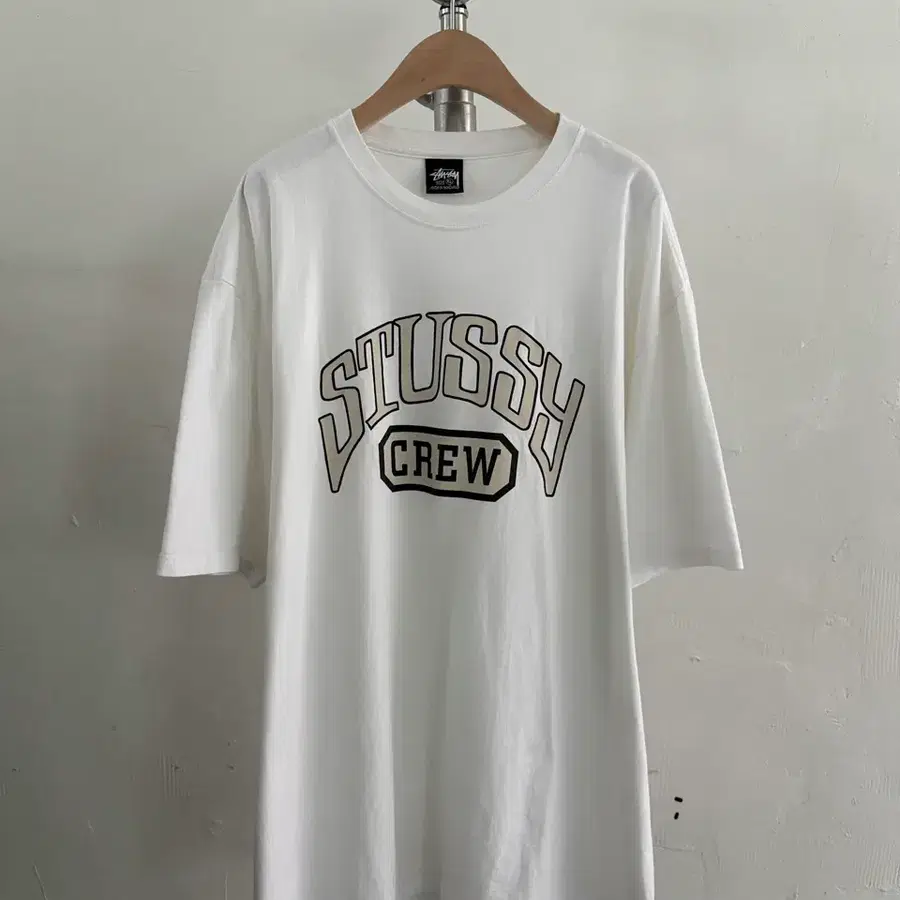 Stussy 스투시 로고 크루넥 화이트 티셔츠