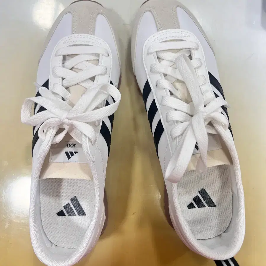 아디다스 운동화 230 화이트/블랙