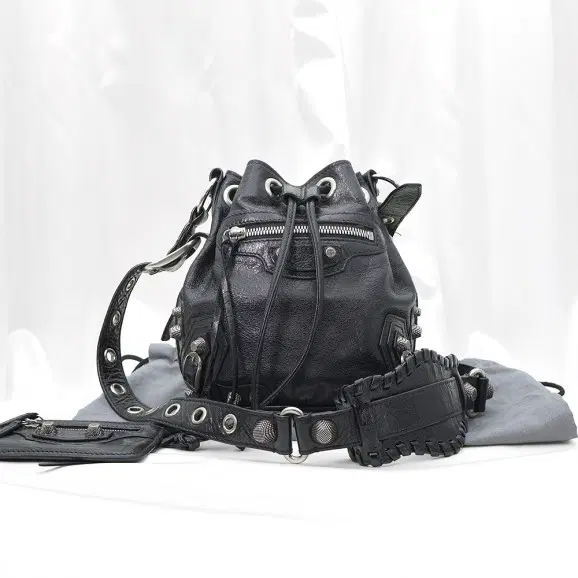 Balenciaga(발렌시아가) 702431 블랙 카프스킨 르카골 LE CAGOLE XS 버킷 숄더백