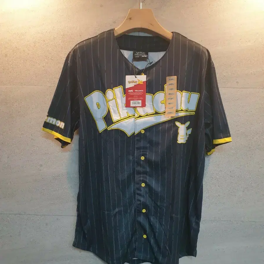포켓몬스터 피카츄. 30주년! 저지 반팔티!