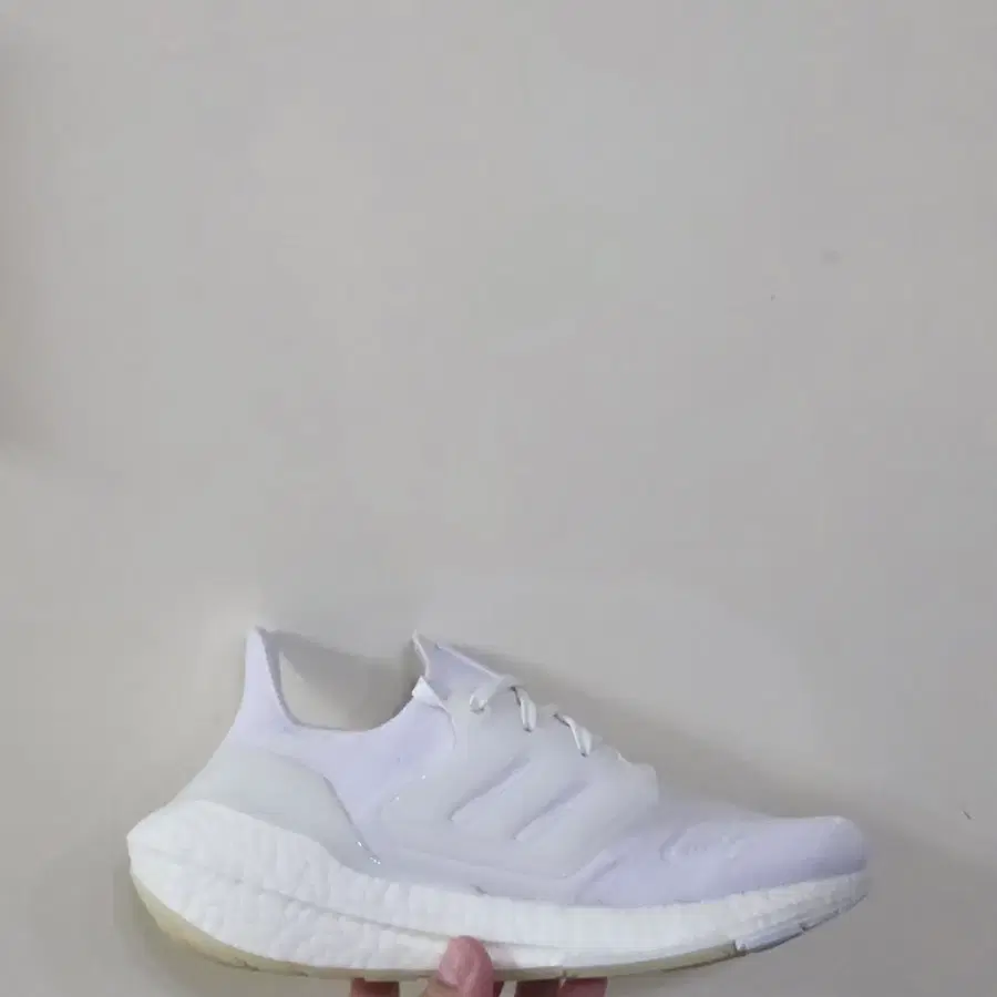 [250] 아디다스 울트라부스트22 PK 트리플화이트