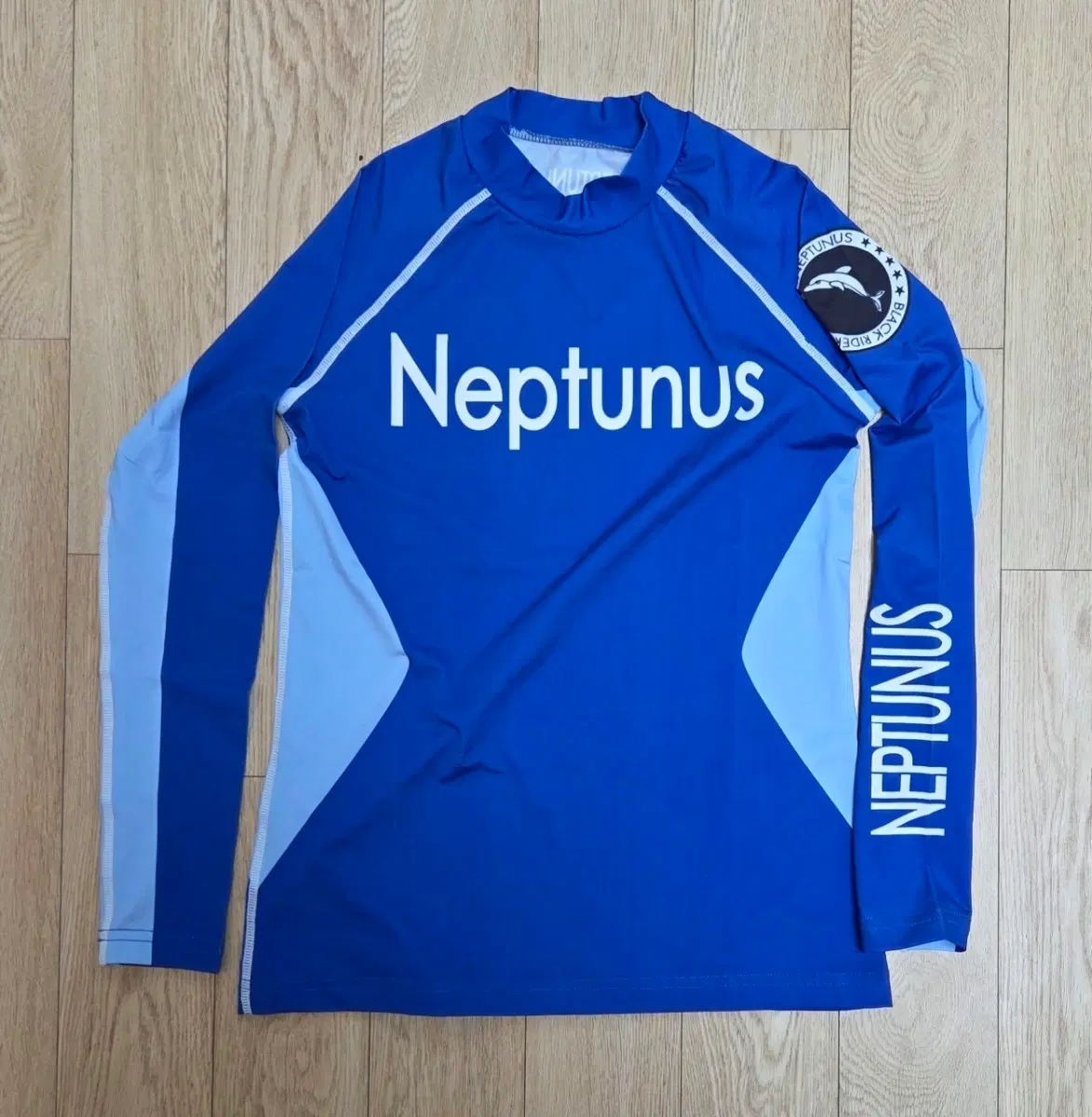 미사용 아동용 넵투누스 Neptunus 래쉬가드(줄자사진 참고)