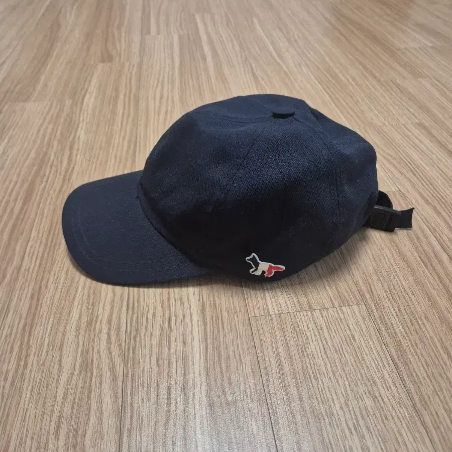 메종키츠네 볼캡 네이비