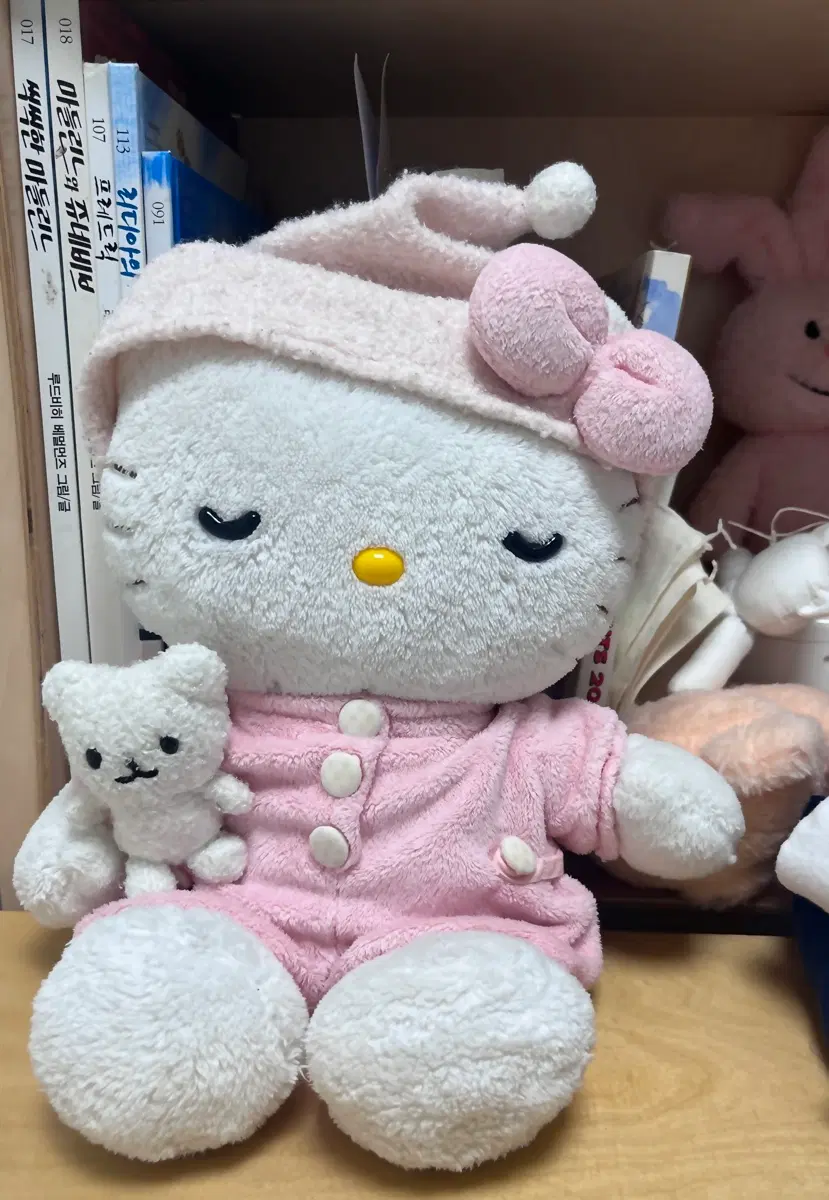 오야스미 키티 고전 헬로키티 인형
