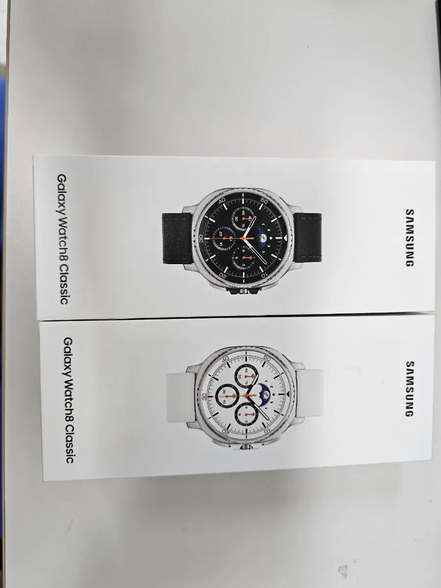 갤럭시워치8클래식 46mm 미개봉 새제품 판매합니다.