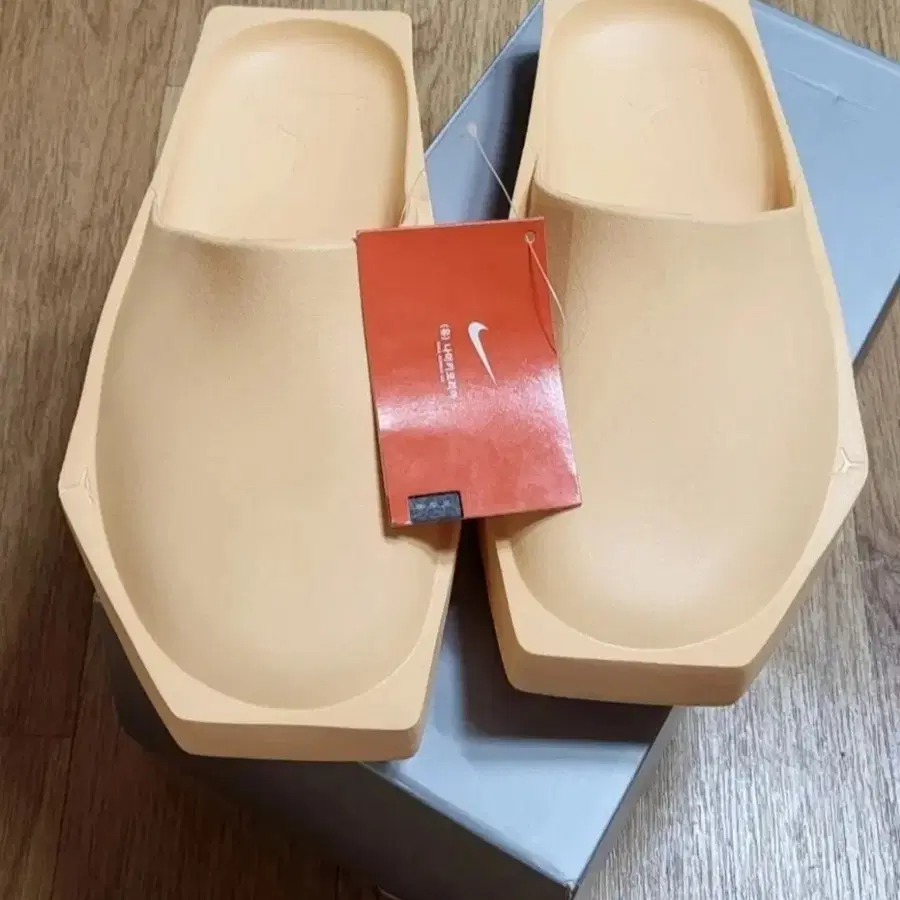새상품 나이키 조던 슬리퍼 샌들