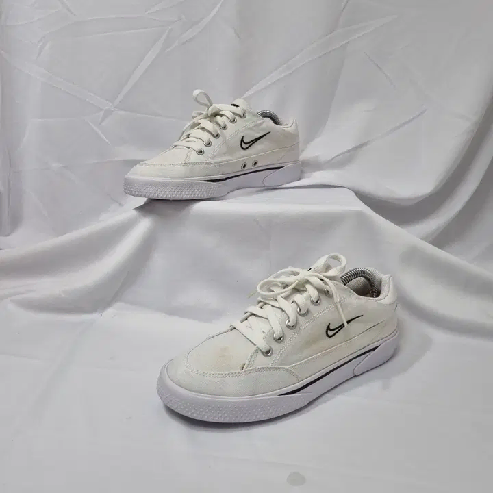 두하빈티지 235 나이키 레트로 GTS 97 스니커즈