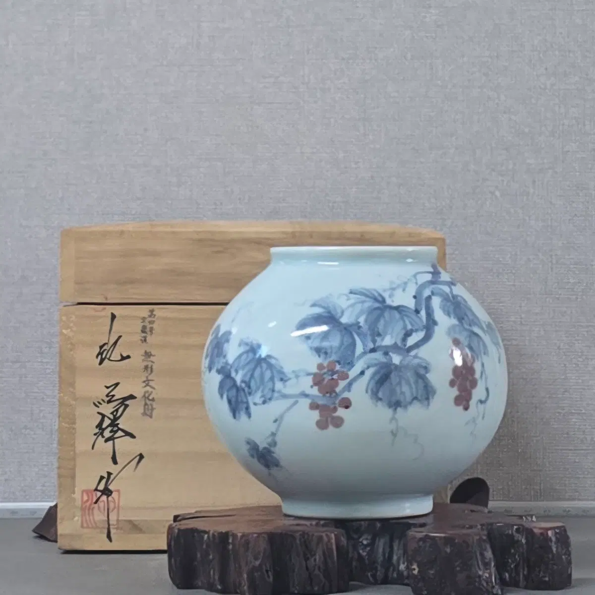 도암 지순탁 백자 청화 포도문 소호(11.2cm)