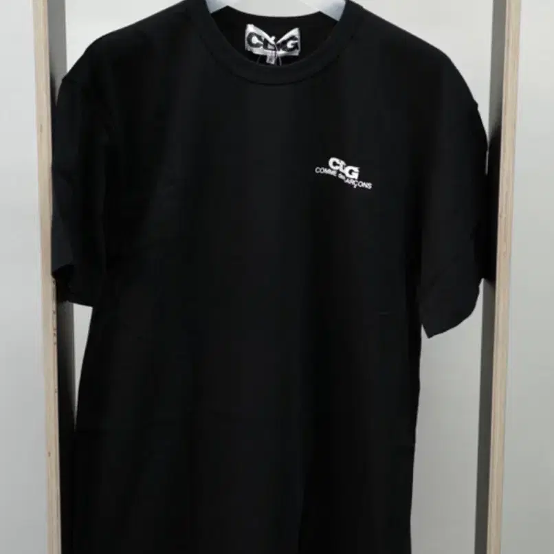 꼼데가르송 CDG 스몰 로고 반팔 티셔츠 블랙