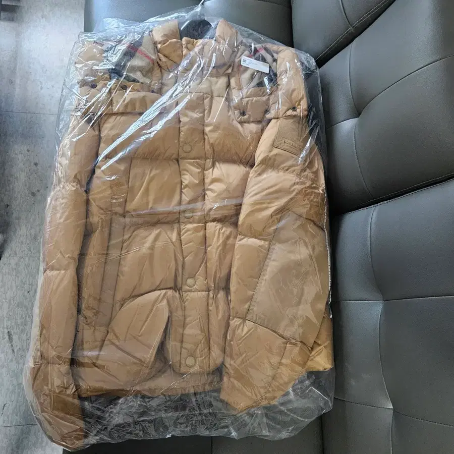 버버리 디태처블 슬리브 후드 푸퍼 자켓 구스패딩 L 새상품