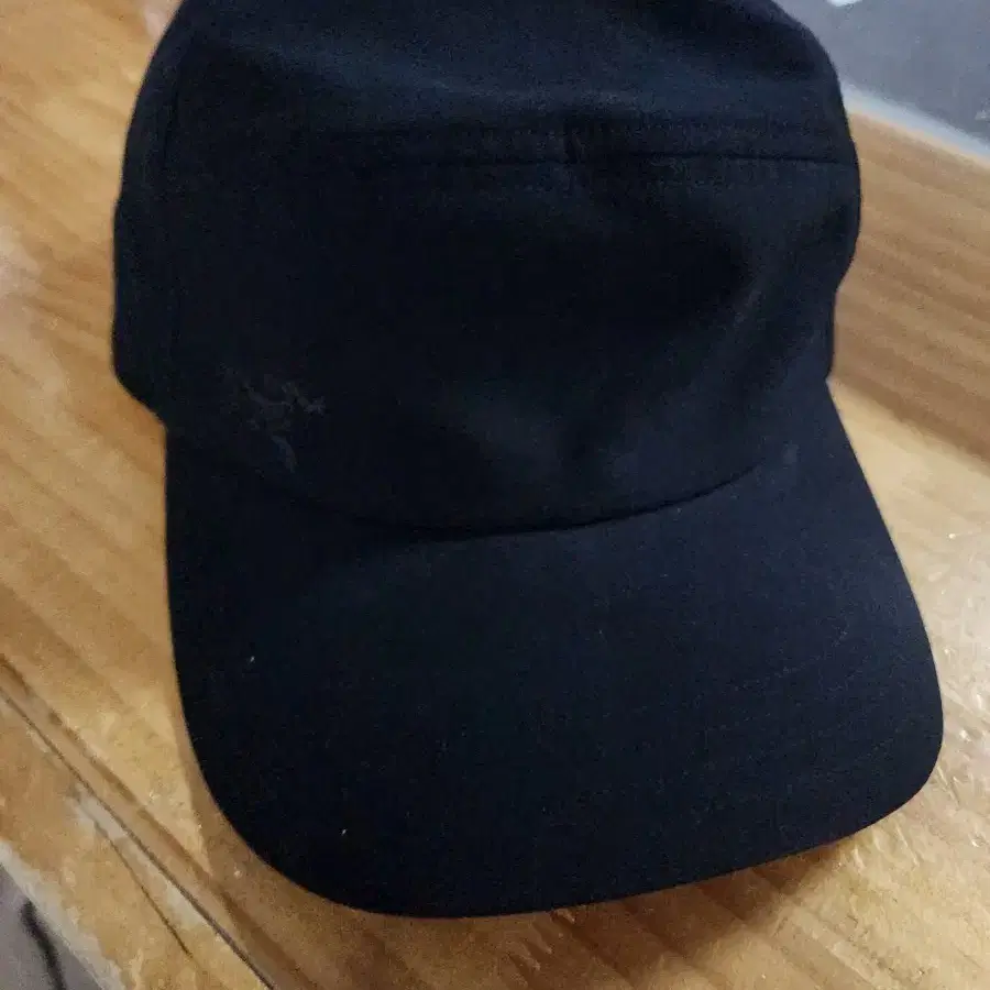 아크테릭스 나일론 모자 블랙