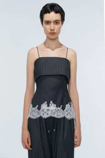 미사용 새상품 THETOE Loosdrecht Lace Top
