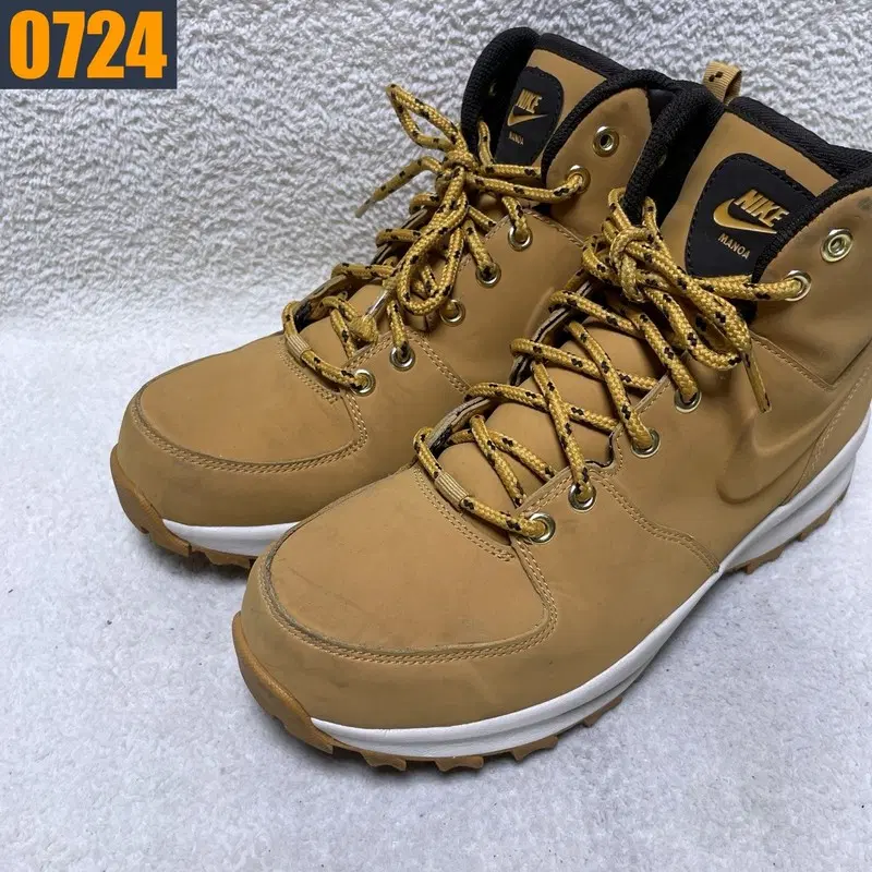 260 NIKE 나이키 마노아 부츠