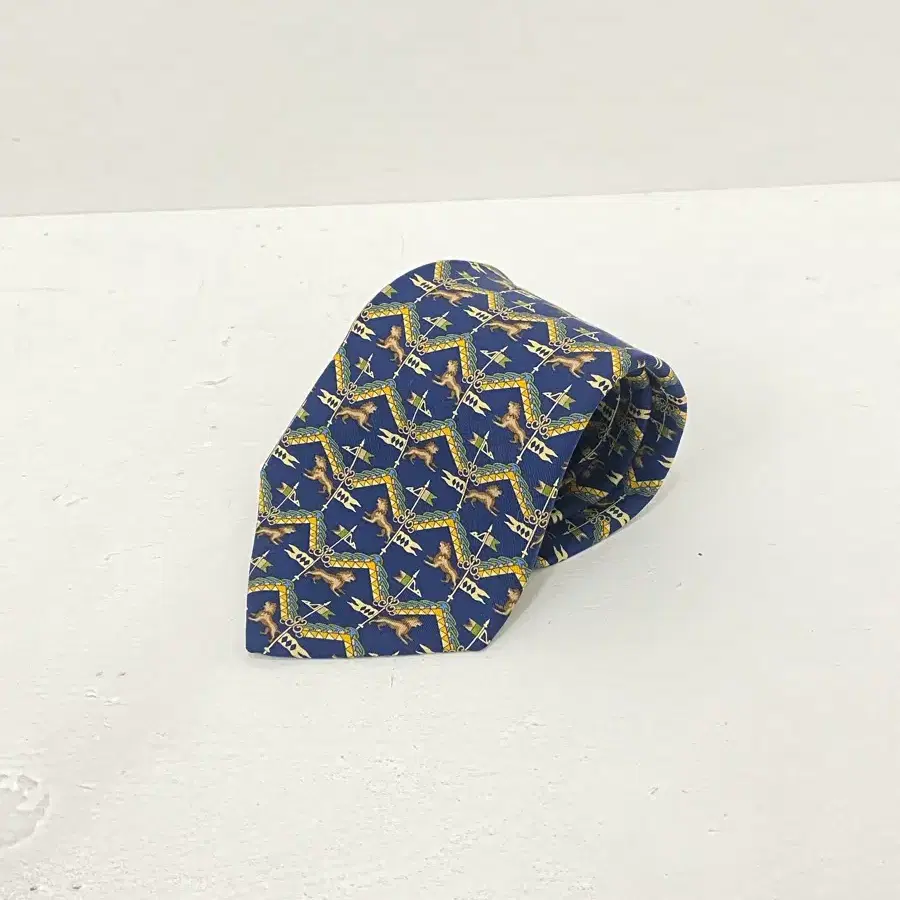 Salvatore Ferragamo 네이비 실크 넥타이