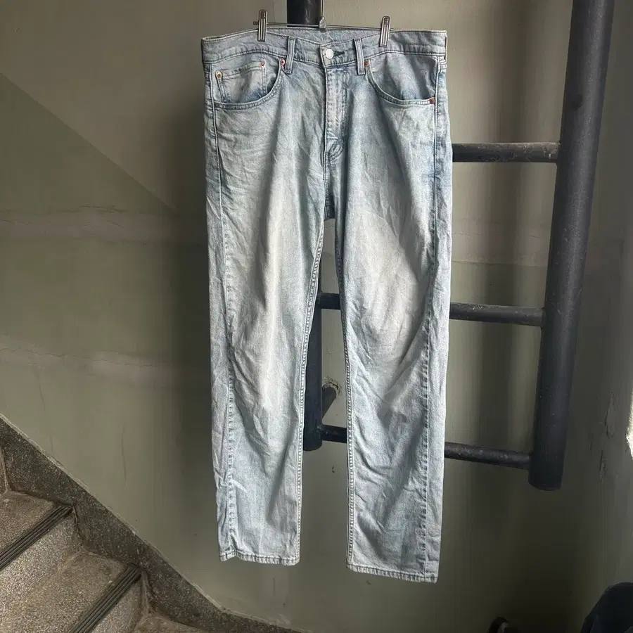 Levis 505 레귤러핏 데님 팬츠